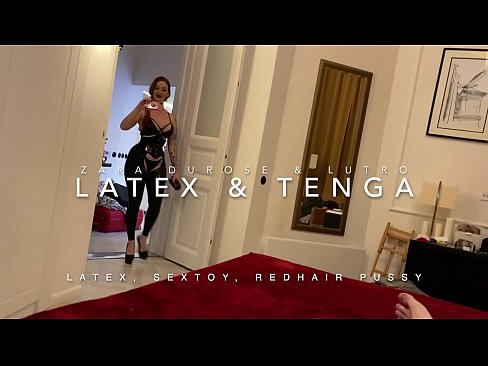 ❤️ Redheaded stepsister in latex costume yakasvirwa na stepbrother kwatiri ☑